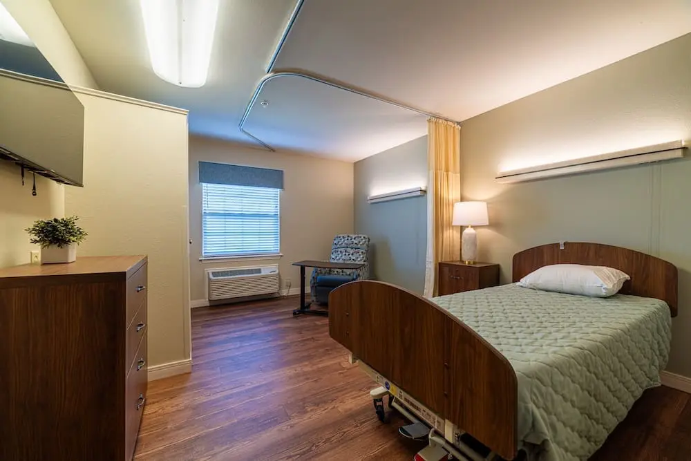 2025-Oak-Manor-Interior-14