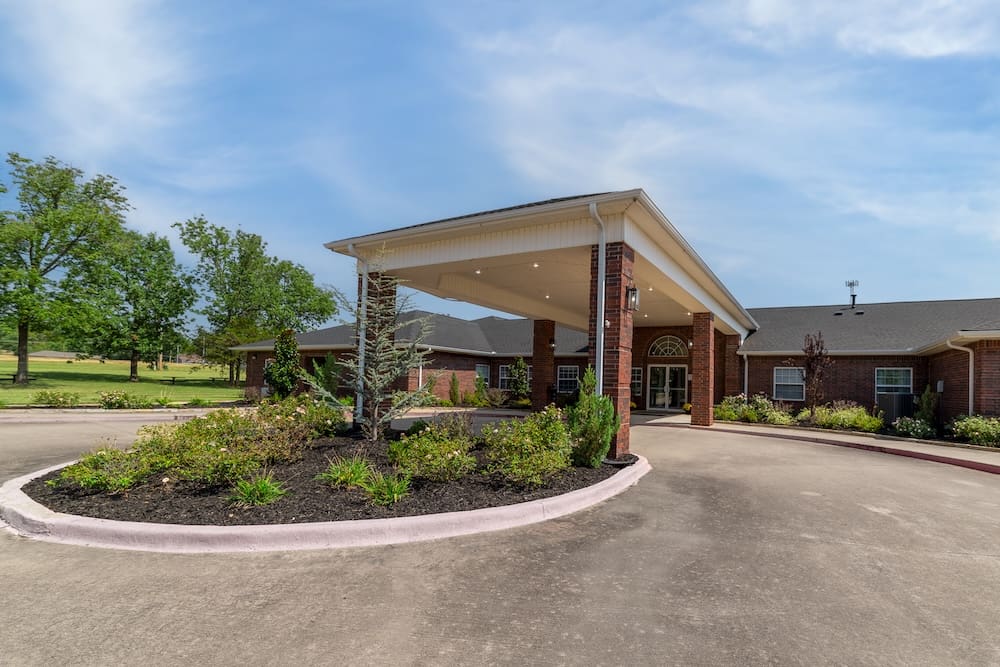 Oak Manor 04